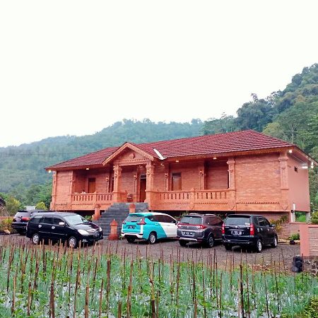 Villa Pringgitan Tawangmangu Exterior foto
